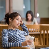 Student_with_iPod